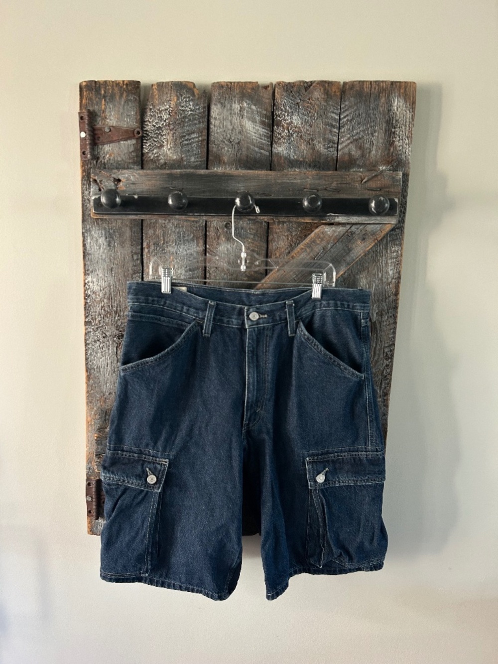 Men's Levi's Dark Wash Cargo Jean Shorts/Jorts